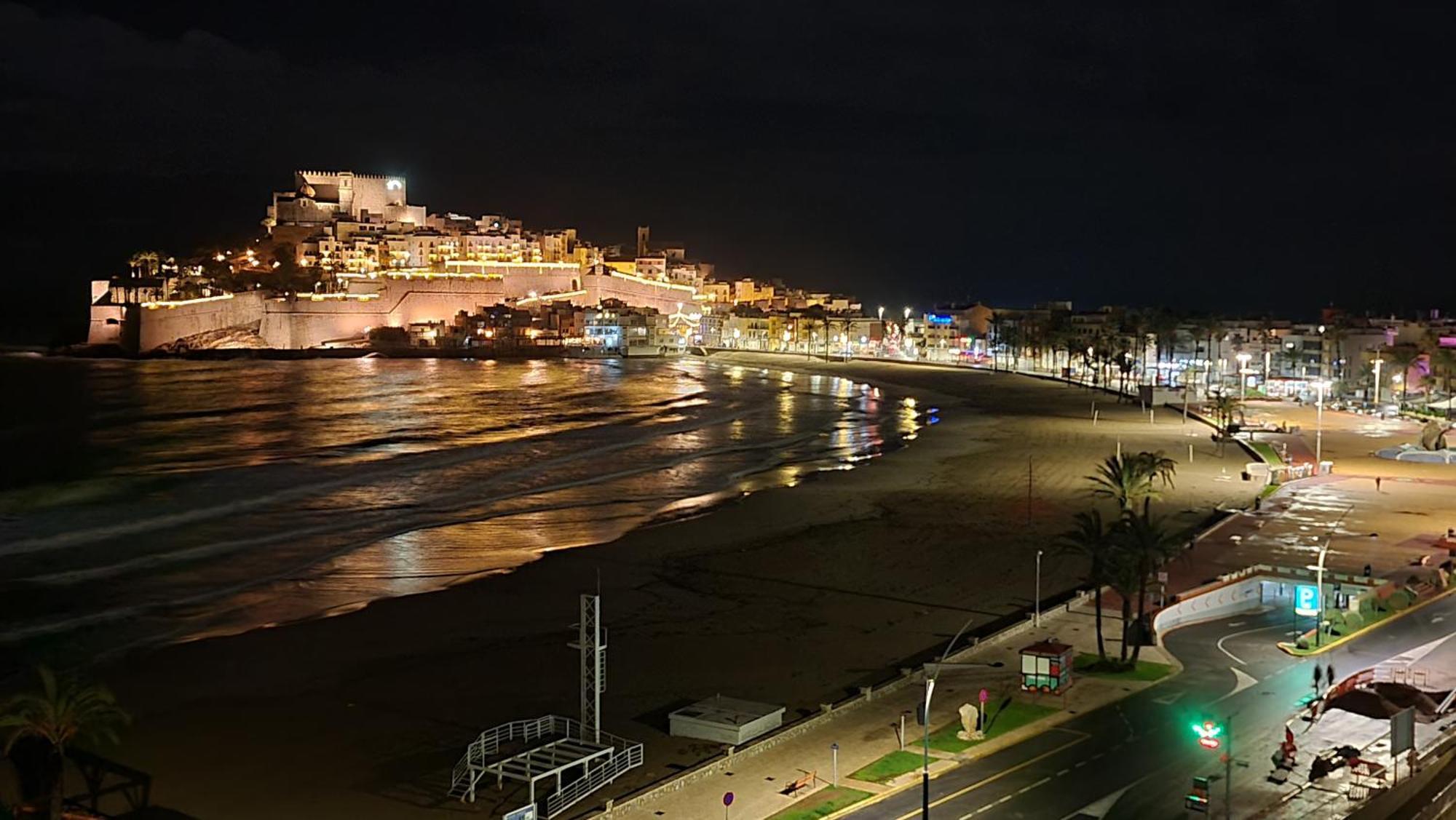 Apartamento Loft Primera Linea De Playa, Vistas Altas Mar Y Castillo Peñíscola Kültér fotó